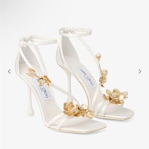 UNIQUE Jimmy Choo ivory satin flower sandals